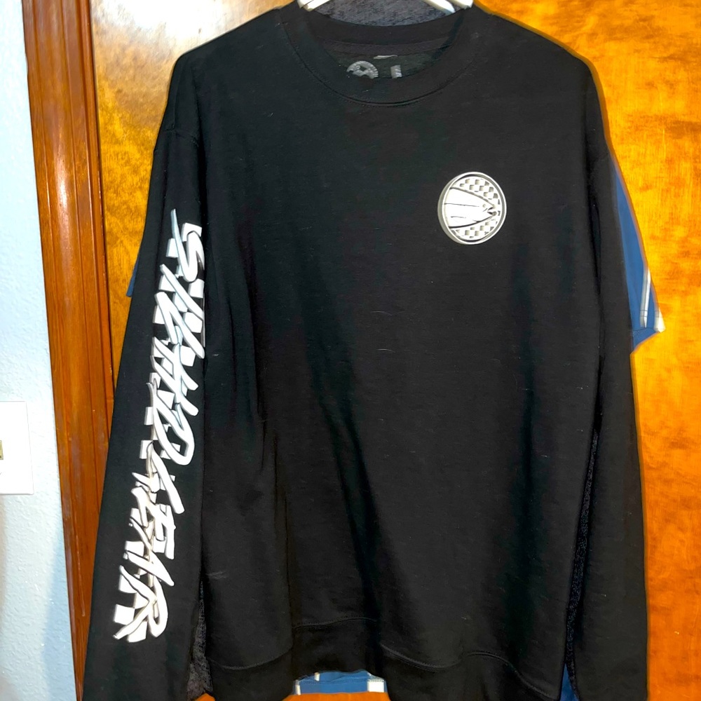 STLHD checkered crew neck